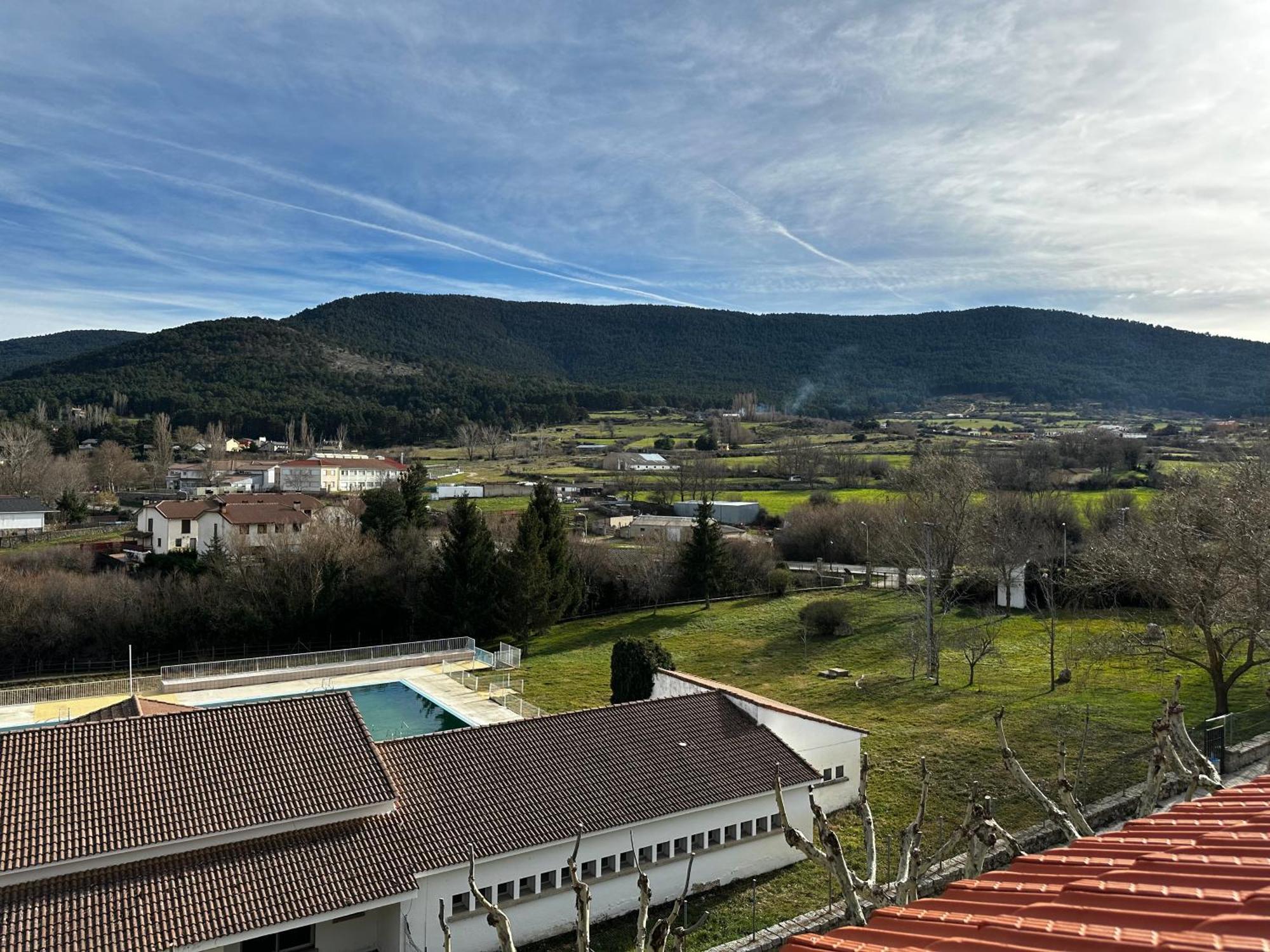 Piso Centrico En El Espinar Apartment ภายนอก รูปภาพ